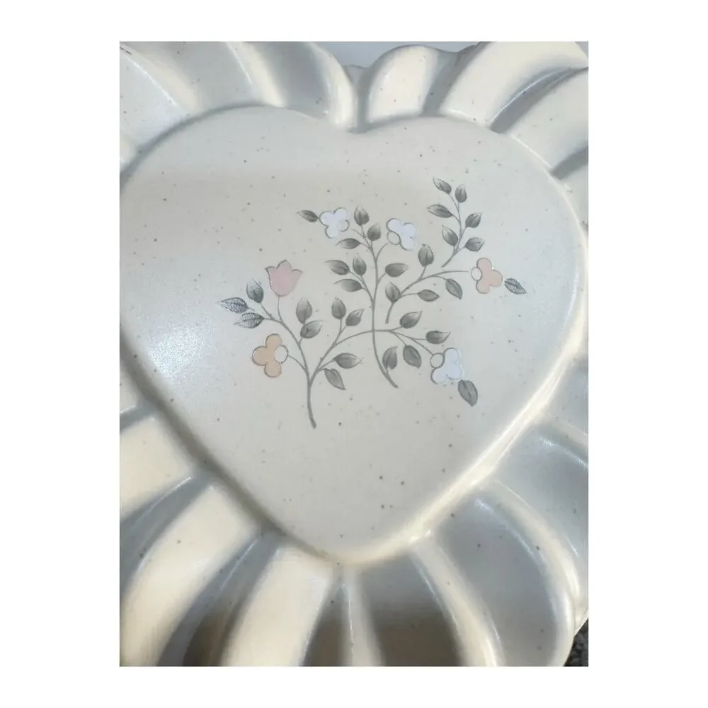 Vintage Pfaltzgraff Tea Rose Heart Shaped Mold Baking Dish
